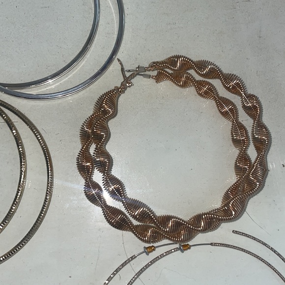 7 gold/sliver large hoop earnings ✨ - Picture 6 of 9